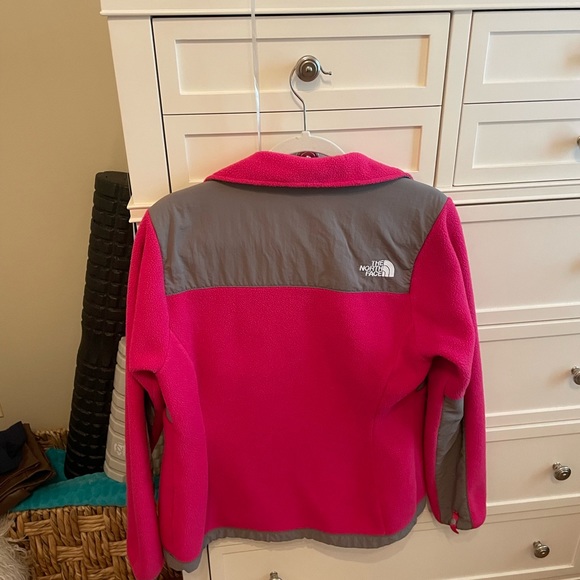 North face jacket worn once - Picture 2 of 3